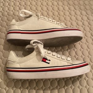 Tommy Hilfiger White Lace-up Tennis Shoes Size 6M
